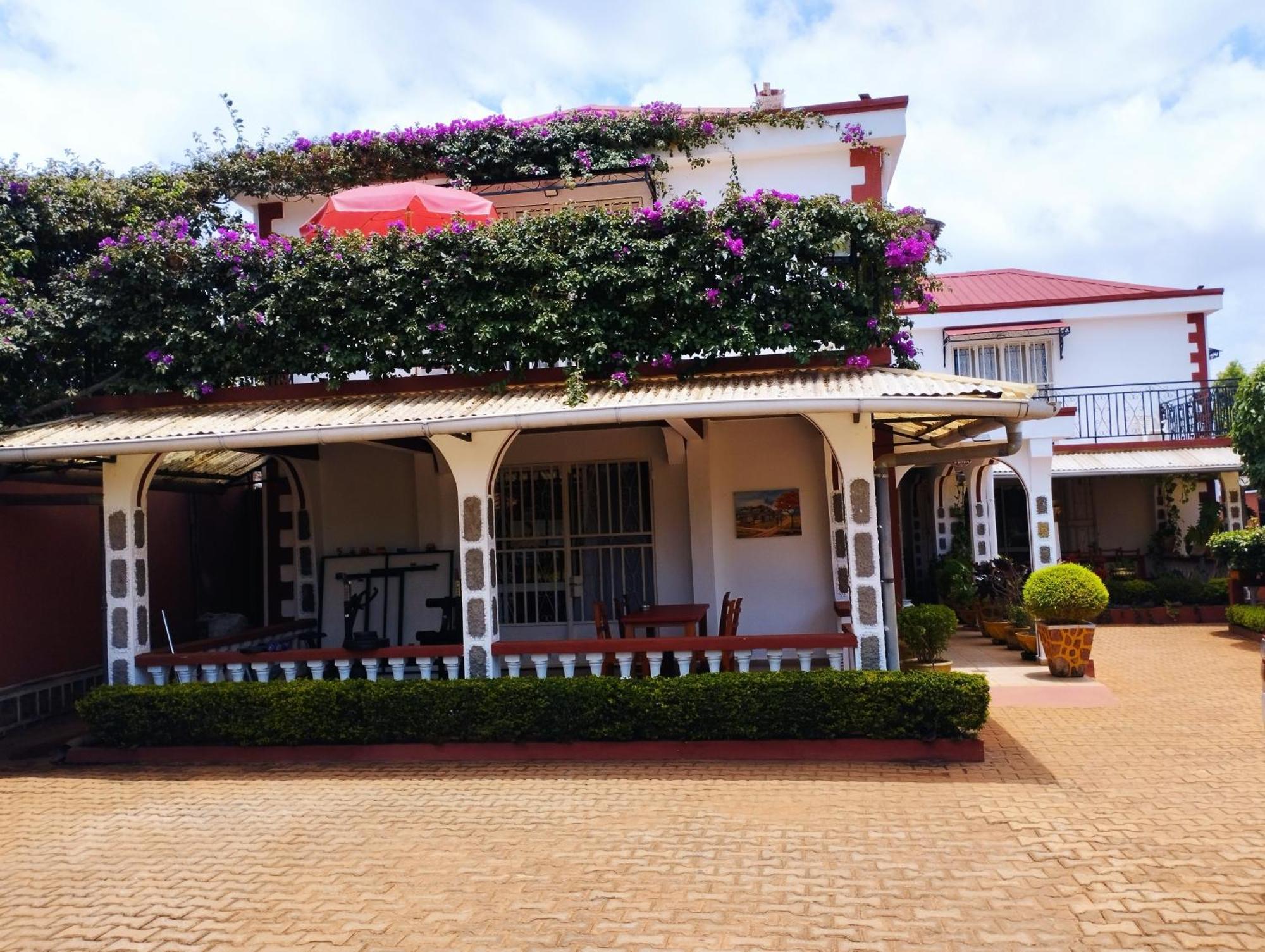 Petite Flower Guest House Talata-maty Exteriér fotografie